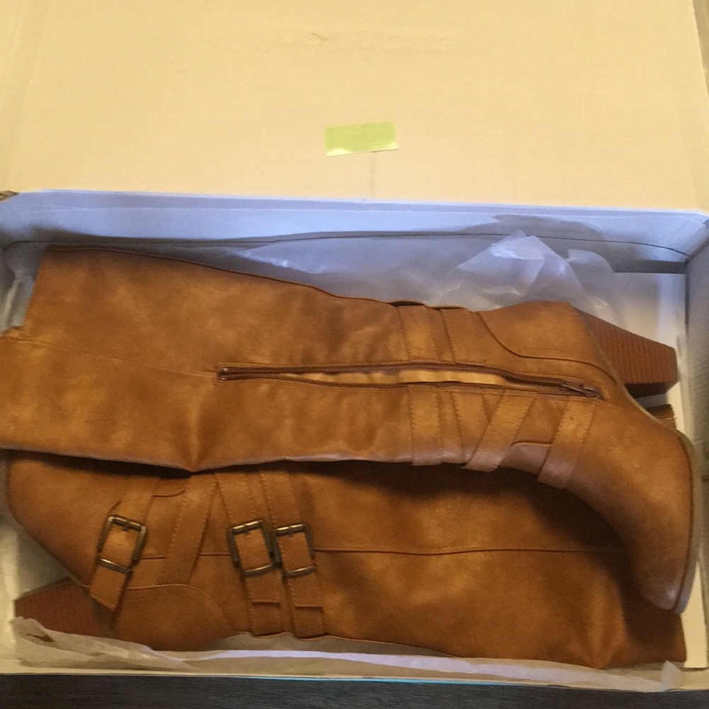 Beautiful Maurices Knee Hight Boots